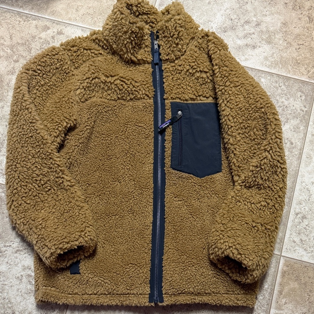 Patagonia woman’s Cozy Sherpa Jacket - Brown